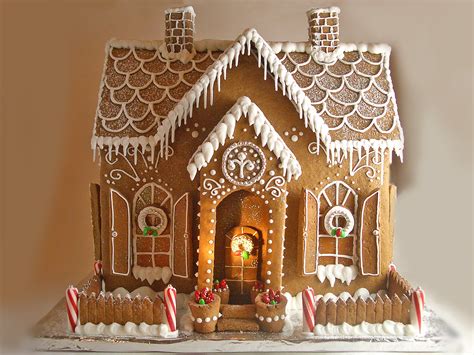 14 Incredible Gingerbread Houses  Pretty My Party