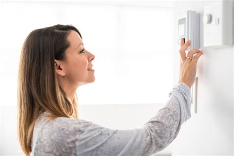 The blower helps circulate hot or cold air throughout your home until the temperature on the thermostat is reached. Setting The Thermostat: Should You Really Set It To 78 ...