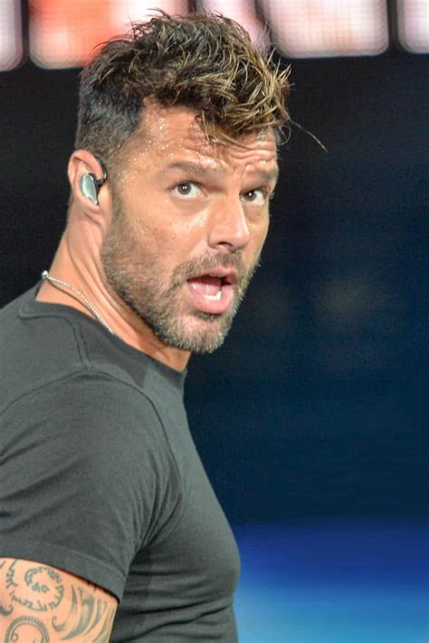 11 426 510 · обсуждают: Ricky Martin Advierte sobre ampliar su familia - Tele Real RD