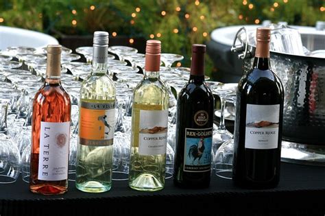 The 3 Wedding Alcohol Tips You Should Know Before Serving