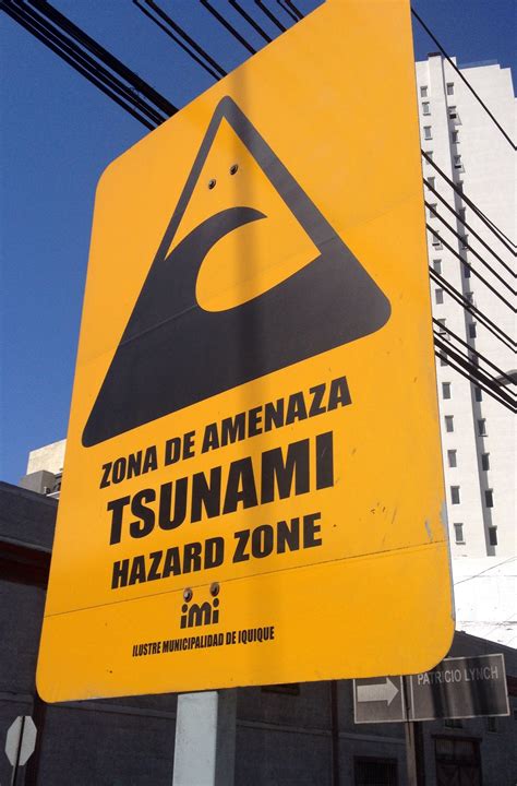 Tsunami warning, Iqueque, Chile | Tsunami warning, Tsunami 