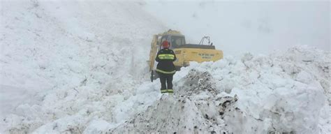 Schiavi Dabruzzo Sotto 5 Metri Di Neve Colletta Per Comprare Una