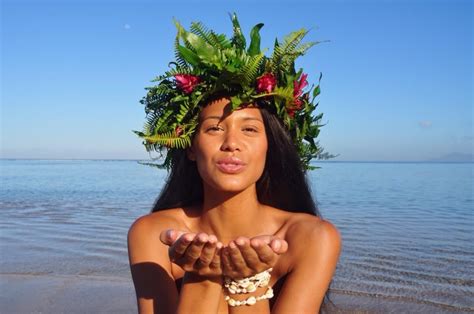 Womenpacific Tahiti Hula Girl Powerful Women
