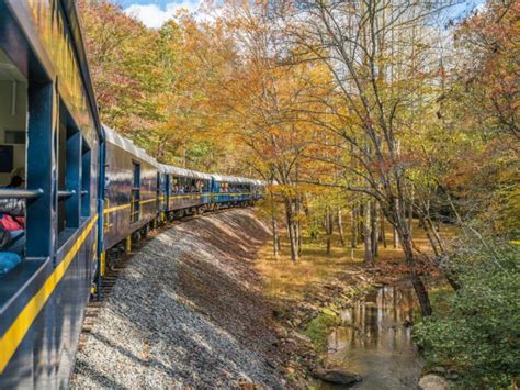 11 Best Us Train Rides To See Fall Foliage In 2022 Trips To Discover