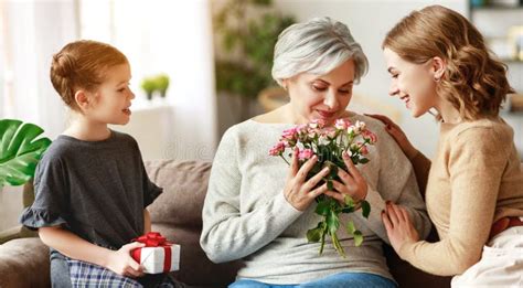 ¡día De La Madre Tres Generaciones De Madre Familiar Abuela E Hija