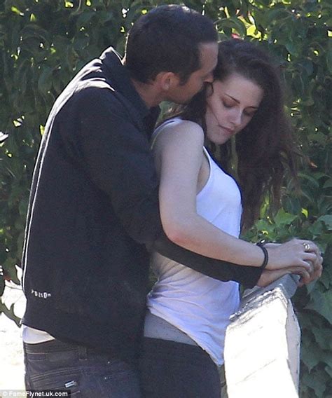 Kristen Stewart Cheated On Robert Pattinson With Married Director Page
