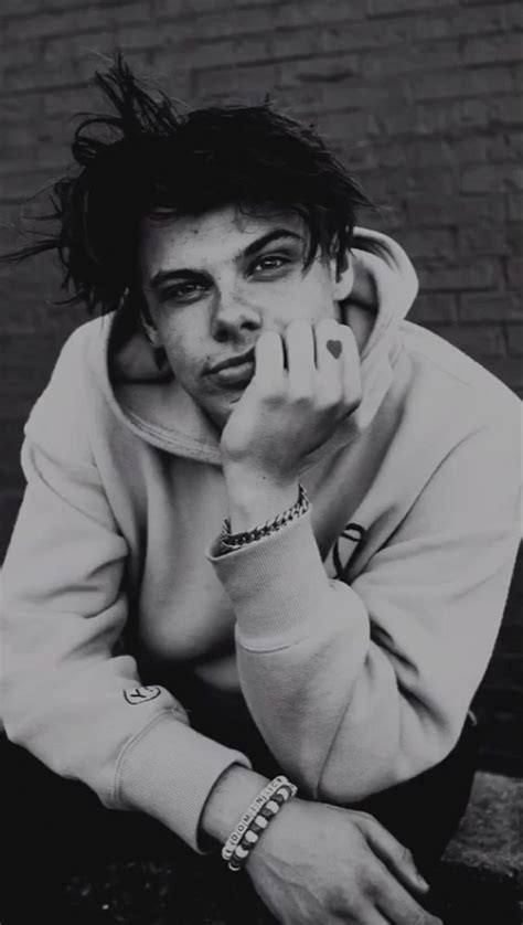 yungblud dominic harrison black white dominic harrison aesthetic people black and white