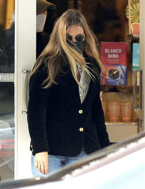 Kate Moss Leaves Daylesford Organic In London 04292021 Hawtcelebs