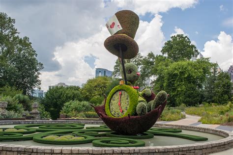The Alice In Wonderland Gardens Exhibit Jetset Jansen