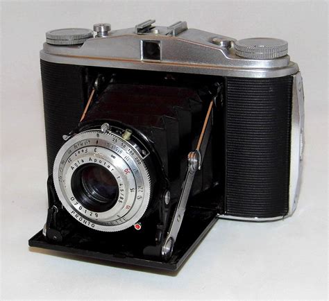 Vintage Agfa Isolette Ii Folding Camera Uses 120 Film Apotar 85mm Lens Made In Germany Circa