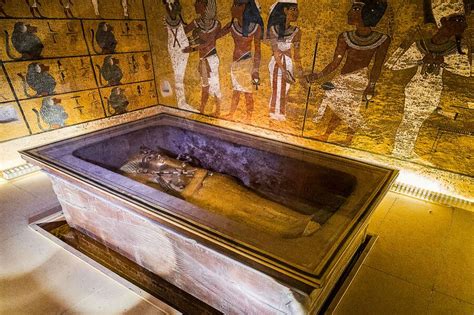 Snapshot King Tutankhamun’s Tomb Inspiring Vacations