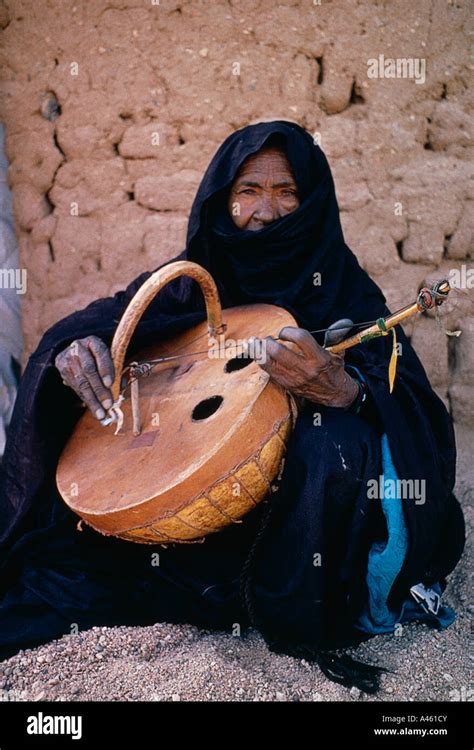 Niger West Africa Tribal Music Tuareg Woman Playing An Imzad