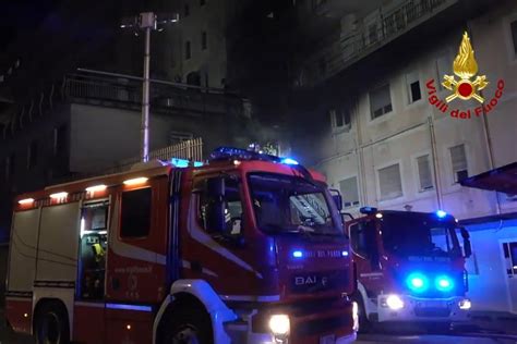 Divampa Un Incendio In Un Ospedale Romano Morti E Evacuati