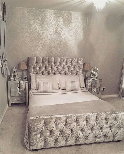 Add an anchor to your wall, or soft oceanic tones and art pieces in the bedroom. Pinterest: @Write_Black | Classy bedroom, Silver bedroom ...