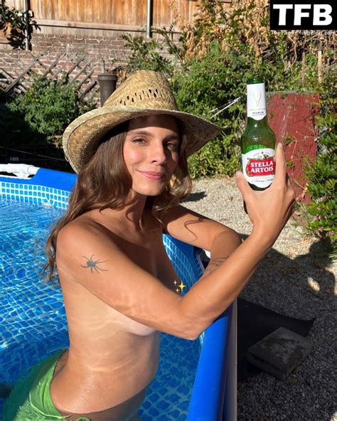Caitlin Stasey Poses Topless Photo