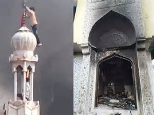 27 Killed In Delhi Anti Muslim Violence Mosque Set On Fire Kashmir