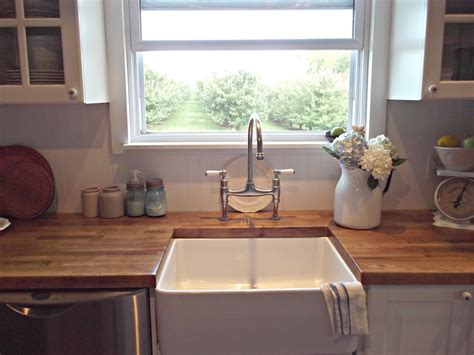 The dividing wall is only half the depth of the sink itself. FARMHOUSE STYLE SINKS | Rustic Farmhouse: A Farm Style ...