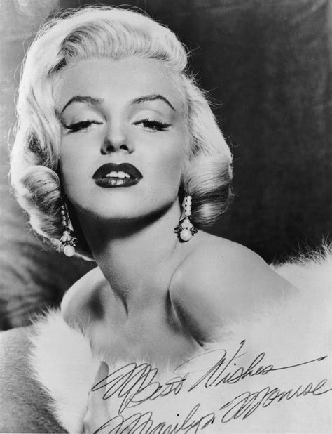 Biography Of Marilyn Monroe Model Actress Sex Symbol
