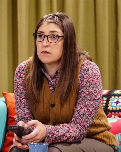 Big Bang Theorys Mayim Bialik Pens Statement As She Lands Jeopardy No