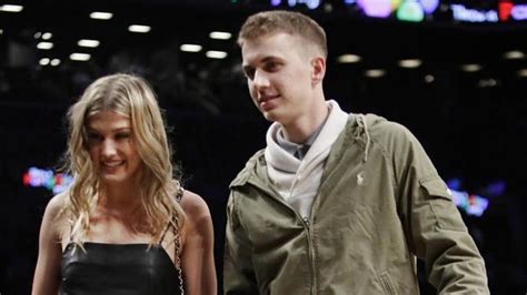 Eugenie Bouchard Keeps Promise Pays Off Blind Date Super Bowl Bet