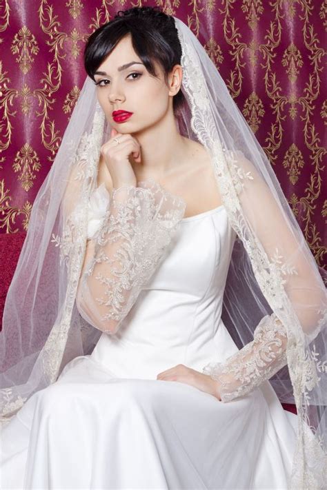 Každá nevěsta chce vypadat v tento jedinečný den krásně a bezchybně. Svatební účesy se závojem - LosHairos.com