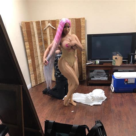 Nicki Minaj Topless Photos Thefappening