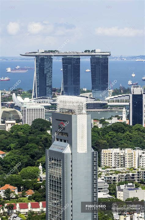 Singapur Edificios Altos Y Hotel En El Distrito De Marina Bay — Muelle
