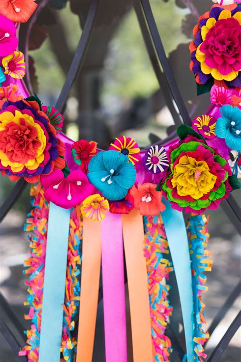 Add detail lines to the leaves. How to Make a Gorgeous Fiesta Flower Wreath - Design ...