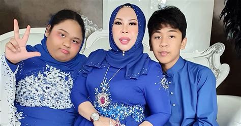Penyanyi :dato seri vida lagu : Datuk Seri Vida Dedah Bekas Suami Tidak Beri Nafkah Sejak 2008