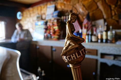 Why Dive Bars Are The Best Bars Huffpost Life