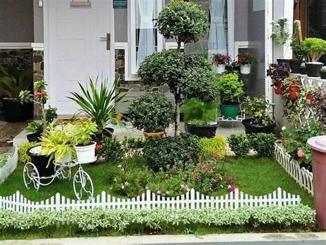 Tapi jika rancana anda kedepan anggota keluarga akan semakin banyak, maka lebih baik membuat kerangka rumah minimalis 2 lantai. Taman Rumah Minimalis: 7 Inspirasi Menata Taman Rumah