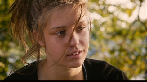 Watch ‘blue Is The Warmest Color Star Adele Exarchopoulos Seems