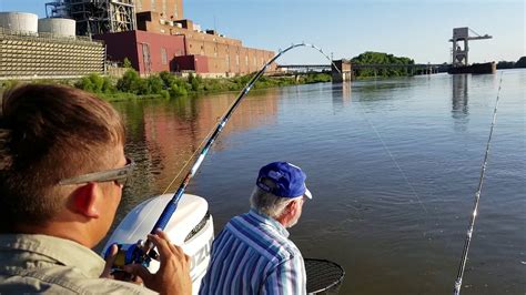 Illinois River Catfishing Youtube