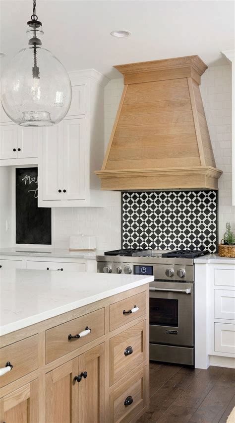 Inspire your design with these install a tile backsplash that uses an accent tile in navy or red on a cream or white background. Kitchen backsplash in the french country style: varieties ...