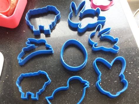 They make sure thingiverse is constantly expanding! Bunny and Chicken for easter cookies by DonMaro - Thingiverse