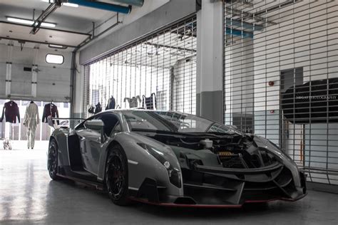If you want to know how to say appearance in malay, you will find the translation here. Gallery: Lamborghini Veneno Makes Surprise Appearance in ...