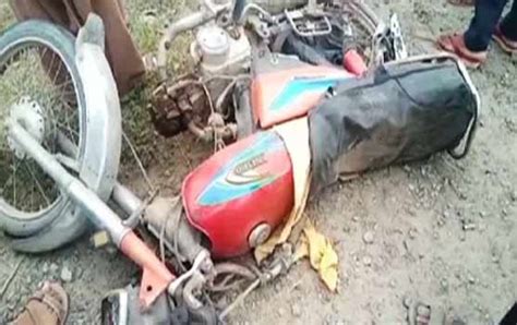 Roznama Dunya بس کی ٹکر سے موٹرسائیکل سوار باپ بیٹا جاں بحق