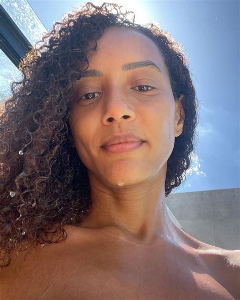 Taís Araújo Abre Compilado De Selfies E Exibe Rosto Sem Maquiagem