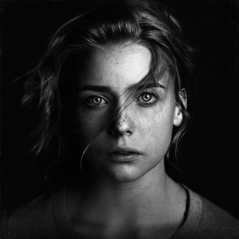 famous portrait photography black and white