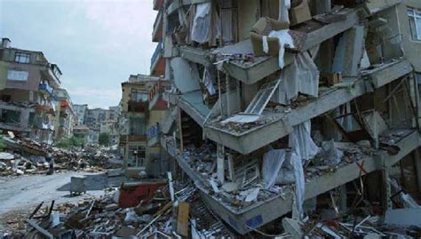 La turquie, située sur plusieurs lignes de failles, est fréquemment touchée par des séismes. Istanbul : quel séisme se prépare ? | Pour la Science