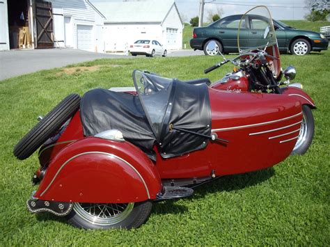 Throttle is on the left handle bar, right handle bar is timing advance (twist it and the distributer moves back and. 1947 Indian Motorcycle for Sale | ClassicCars.com | CC-993335