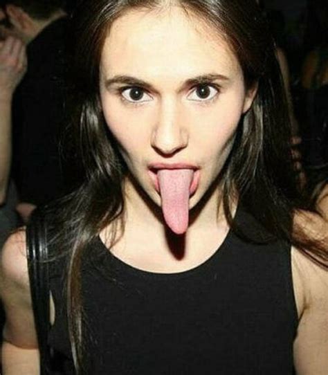 People With Very Long Tongues Barnorama
