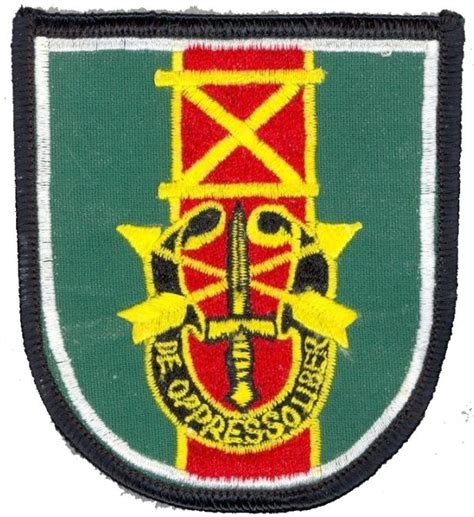 Us Special Forces Association Di Crest Patch And Beret Flash