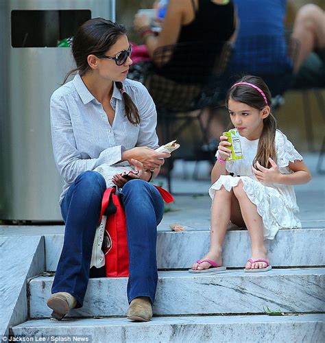 Katie Holmes Is Back To Playing The Doting Mother With Suri As She