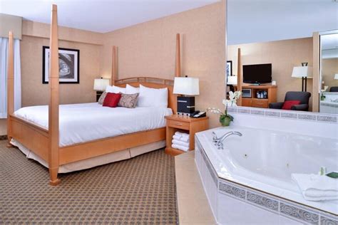 Hotel With Jacuzzi In Room Vancouver Bc Radisson Vancouver Airport