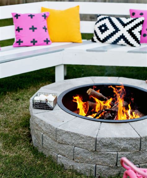 10 Simple Diy Backyard Fire Pit Ideas