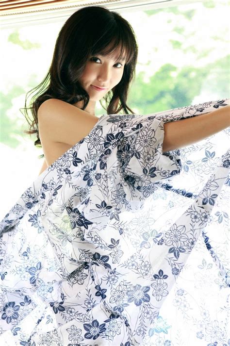 Pin By Glenn Hubble On Yoshiki Risa Actress And Model Sexy Kimonos Beauty Girl Japanese Women