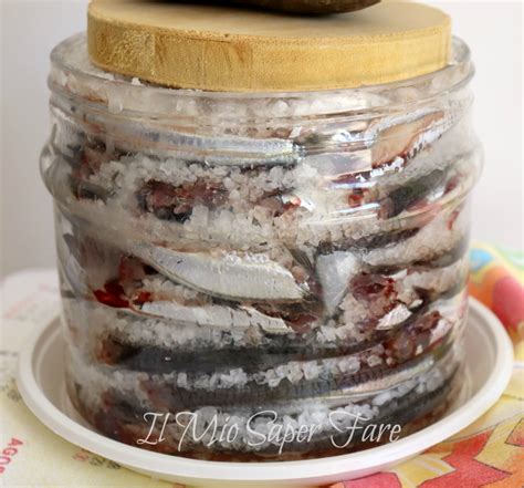 Sono buone, ricche di omega 3 e costano anche poco! Acciughe sotto sale fatte in casa consigli e segreti della ...