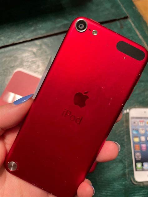 Ipod Touch Red Colour Special Edition 32 Gb Telepon Seluler