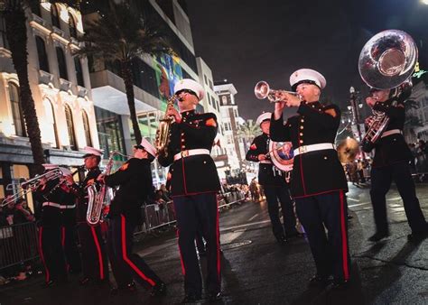 Marine Corps Forces Reserve Band Once Again Takes The Streets At New